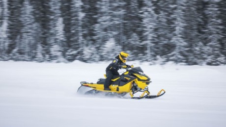 Uutta 2024 Ski-Doo MXZ X-RS 